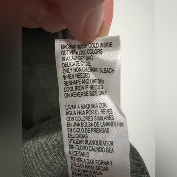 🆕 🌸 NWT Democracy Embroidered Ruffle Sleeve Knit Top – Size Small 🌸 - Picture 9 of 12